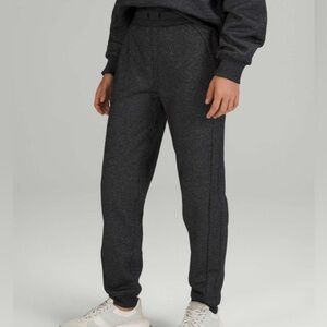 Lululemon Scuba High-Rise Jogger *Sparkle
Black Sz 4